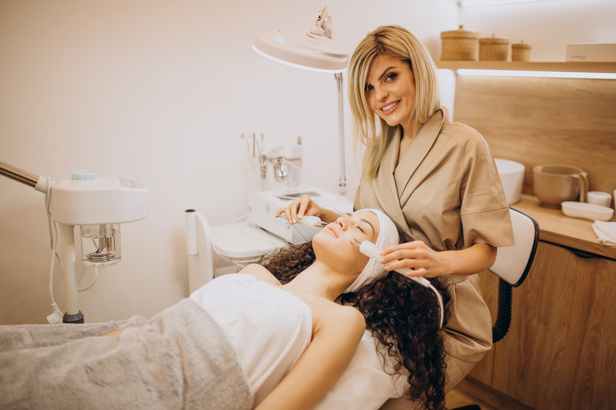 woman-cosmetologist-making-beauty-procedures